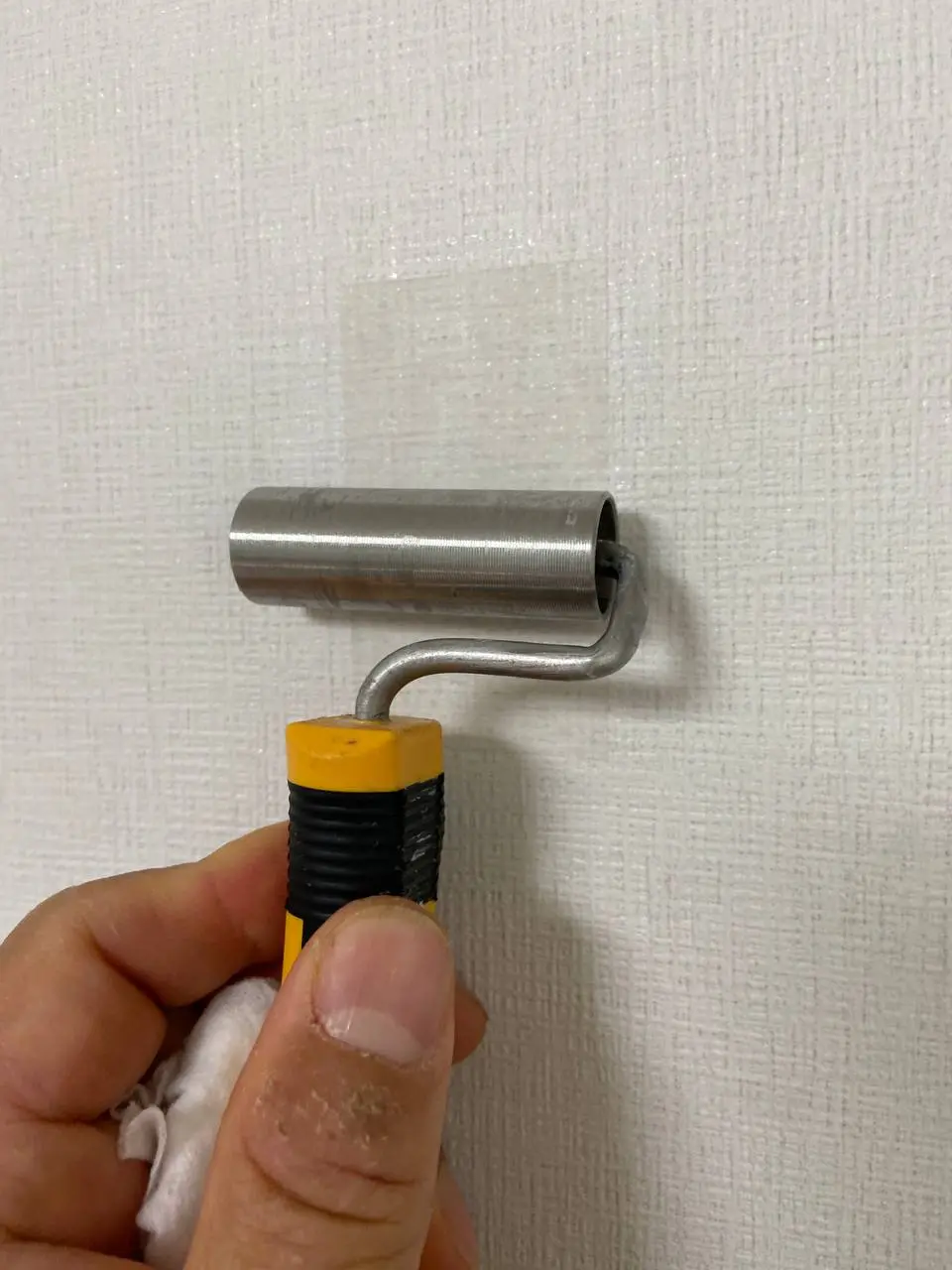 수원 장안구 이삿짐 이동 중 찢어진 벽지 복원 작업